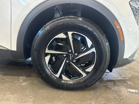 Certified 2023 Kia Sportage LX AWD/4WD image 31