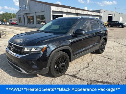 Used 2023 Volkswagen Taos SE AWD/4WD image 2