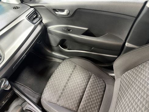 Used 2022 Kia Rio S FWD image 11