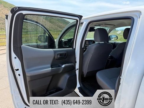 Used 2021 Toyota Tacoma SR5 AWD/4WD image 25