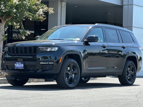 New 2025 Jeep Grand Cherokee L Limited w/ Luxury Tech Group II image 8