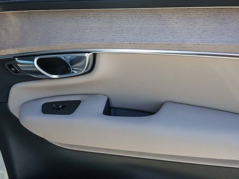 New 2026 Volvo XC90 B6 Plus w/ Protection Package Premier image 21