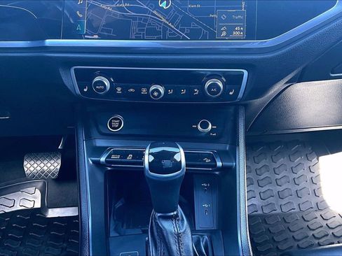 Used 2024 Audi Q3 2.0T Premium Plus image 41