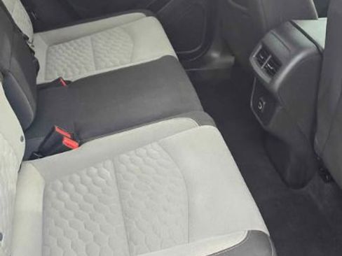 Used 2020 Chevrolet Equinox LT image 1