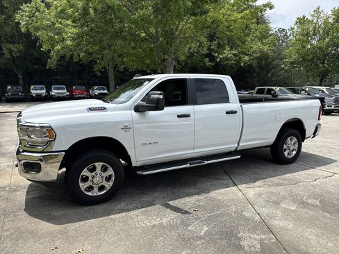 Used 2024 RAM 3500 Big Horn AWD/4WD image 4