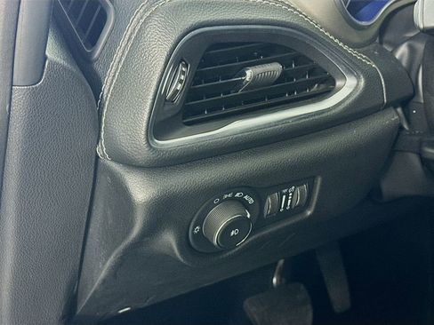 Used 2024 Chrysler Pacifica Limited w/ S Appearance Package image 10