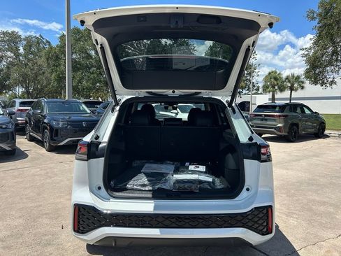 New 2026 Volkswagen Tiguan SEL R-Line AWD/4WD image 45