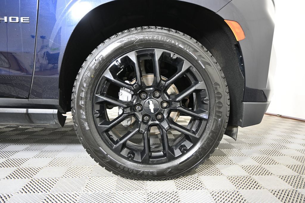 Used 2024 Chevrolet Tahoe Premier w/ Premium Package AWD/4WD image 11