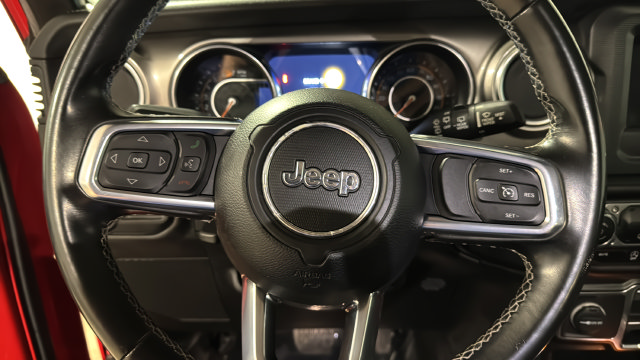 Used 2020 Jeep Wrangler Unlimited Sahara AWD/4WD image 16