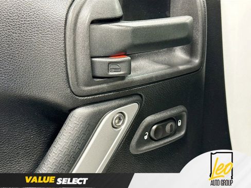 Used 2015 Jeep Wrangler Unlimited Sahara AWD/4WD image 19