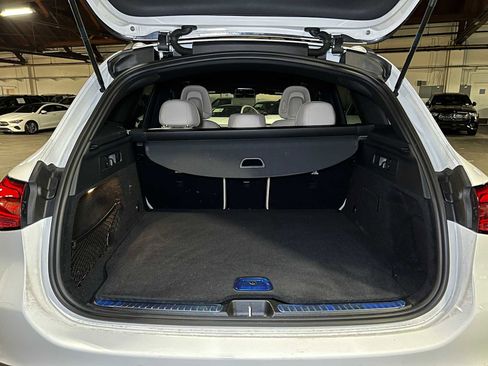 Used 2025 Mercedes-Benz GLC 300 4MATIC image 17