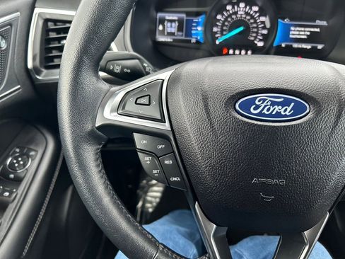 Used 2022 Ford Edge Titanium AWD/4WD image 15