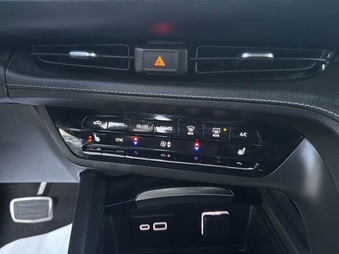 Certified 2023 Buick Envision Preferred w/ Sport Touring Package image 17