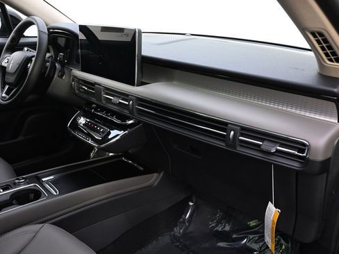 New 2026 Lincoln Corsair Premiere image 15