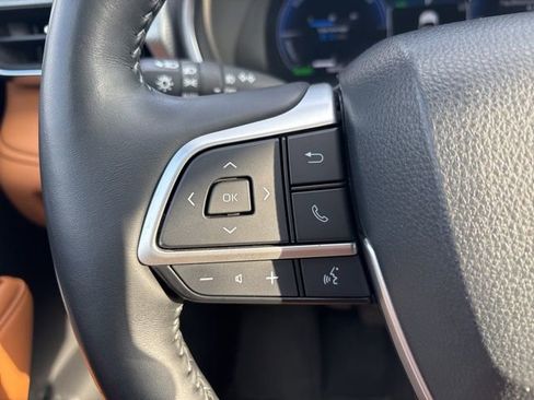 Used 2023 Toyota Highlander Platinum image 31