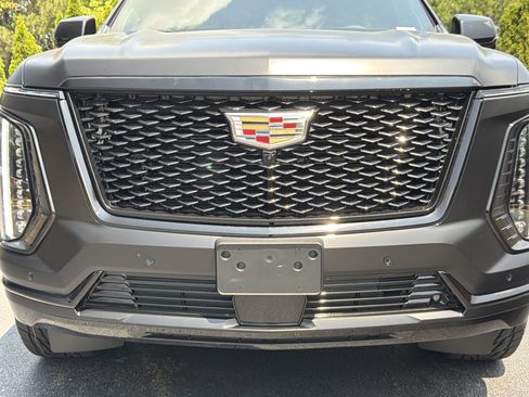 Used 2026 Cadillac Escalade Platinum Sport w/ LPO, Floor Liner Package AWD/4WD image 48