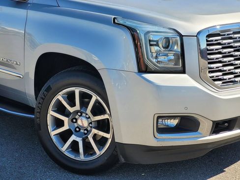 Used 2019 GMC Yukon XL Denali RWD image 3