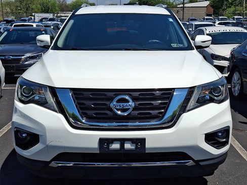 Used 2019 Nissan Pathfinder SV AWD/4WD image 2