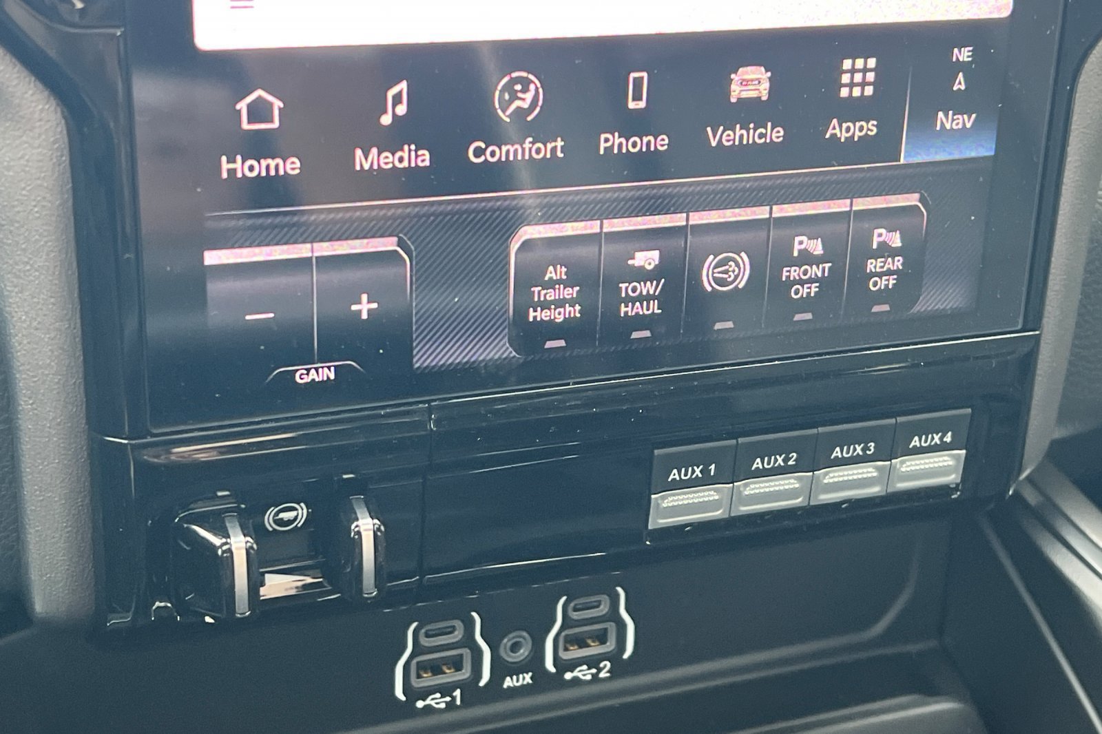 New 2026 RAM 3500 Laramie AWD/4WD image 23