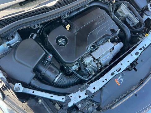 Used 2018 Chevrolet Cruze LT FWD image 43