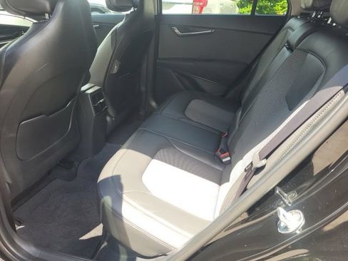 Certified 2025 Kia Niro EX Touring FWD image 13