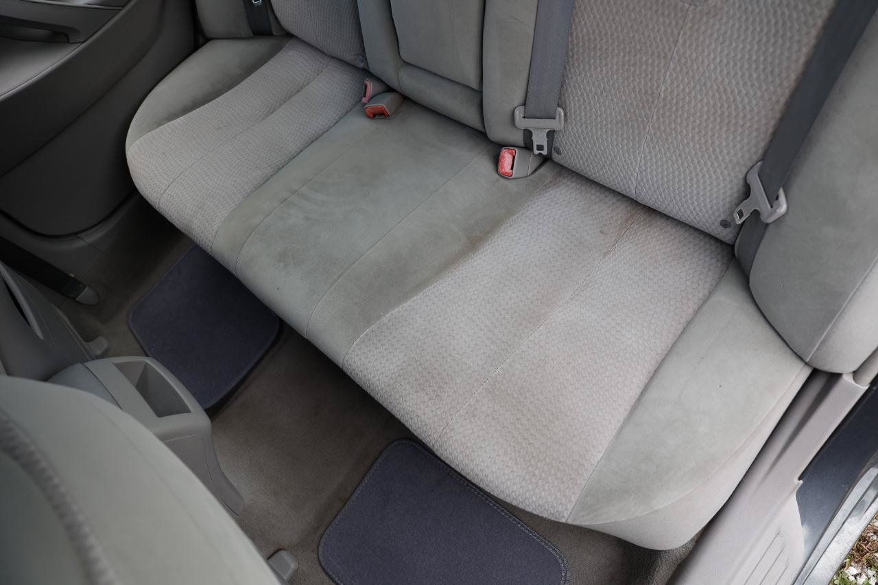 Used 2011 Toyota Camry LE FWD image 10