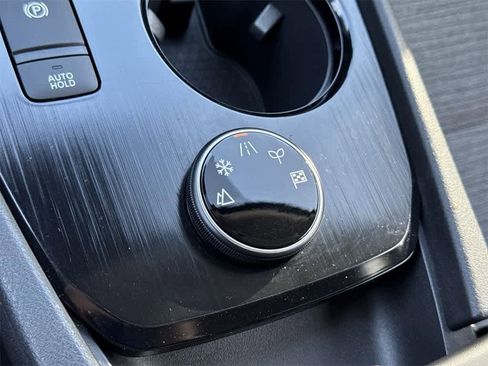 Used 2023 Nissan Rogue SV image 21