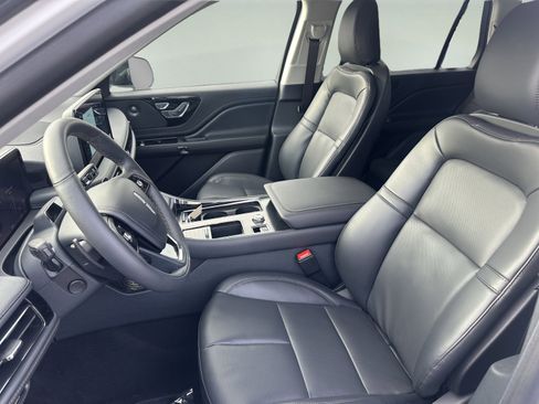 New 2026 Lincoln Aviator AWD image 9