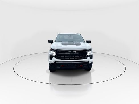 Used 2025 Chevrolet Silverado 1500 LT Trail Boss AWD/4WD image 3