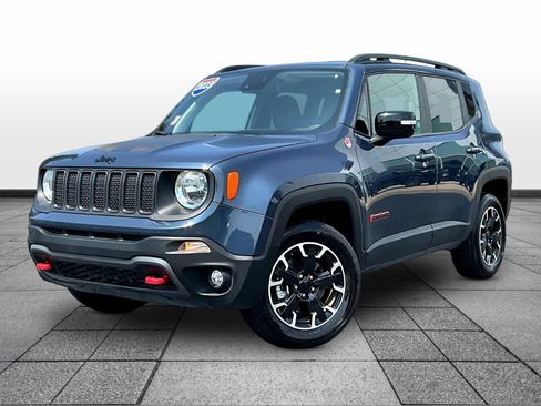Used 2023 Jeep Renegade Trailhawk AWD/4WD image 3