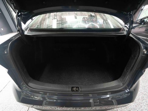 Used 2025 Toyota Corolla LE FWD image 27