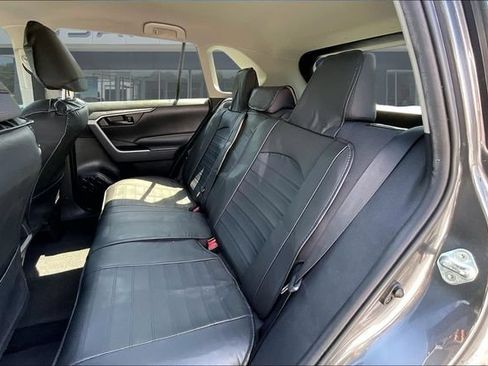 Used 2020 Toyota RAV4 LE FWD image 21