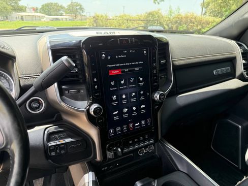 Used 2019 RAM 2500 Laramie w/ Night Edition AWD/4WD image 12