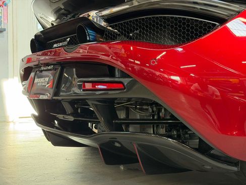 Used 2022 McLaren 720S Spider RWD image 25