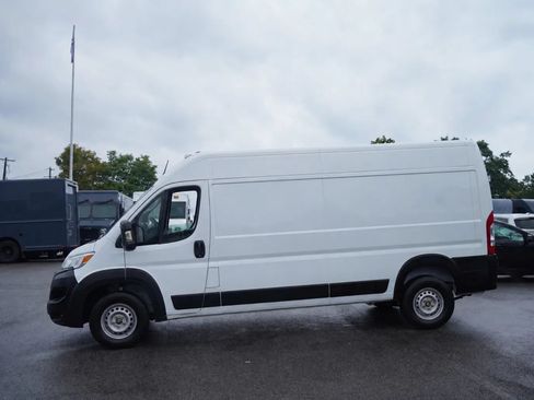 Used 2023 RAM ProMaster 2500 FWD image 6