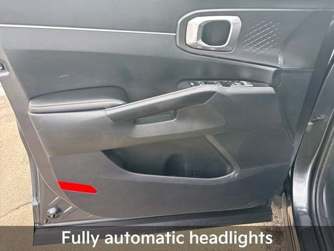 Used 2023 Kia Sorento LX image 14