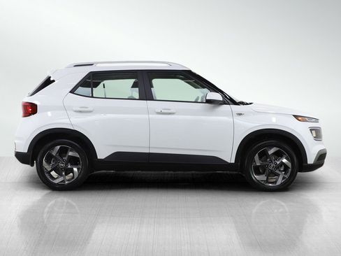 Certified 2026 Hyundai Venue SEL image 6