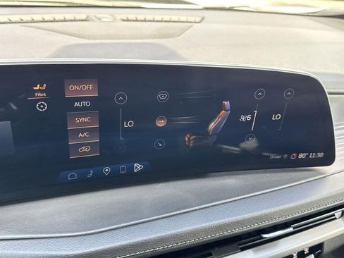 Used 2024 Cadillac XT4 Premium Luxury image 12