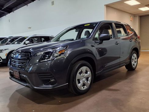 Used 2022 Subaru Forester image 3