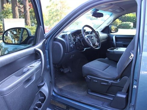 Used 2010 GMC Sierra 1500 SLE image 5