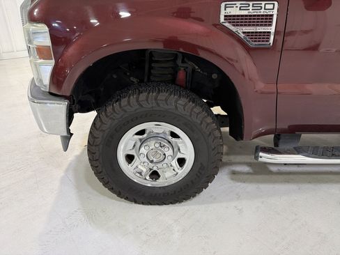 Used 2009 Ford F250 Lariat image 9