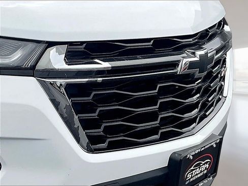 Used 2023 Chevrolet Traverse RS AWD/4WD image 34