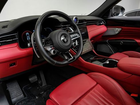 Used 2023 Maserati Grecale Modena image 3