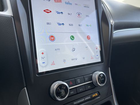 Used 2021 Ford Edge SEL w/ Convenience Package image 18