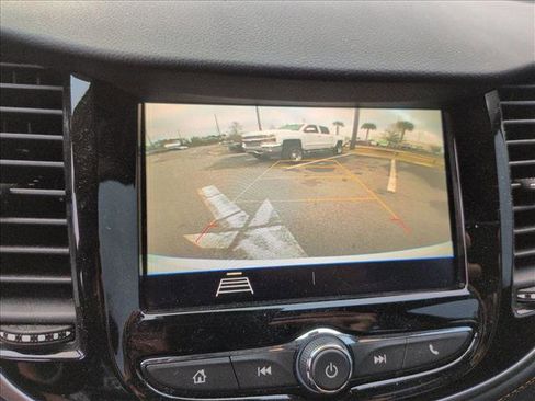 Used 2022 Chevrolet Trax LT w/ Sport Edition image 13