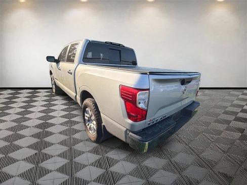 Used 2017 Nissan Titan SV RWD image 8
