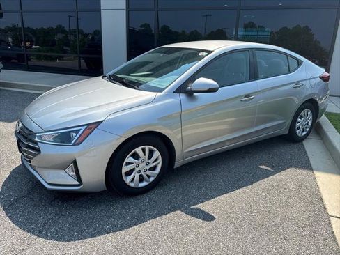 Used 2020 Hyundai Elantra SE FWD image 1