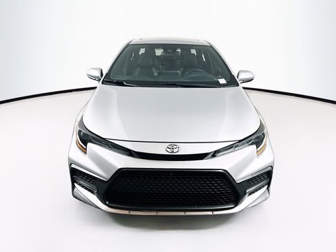 Used 2020 Toyota Corolla XSE image 2