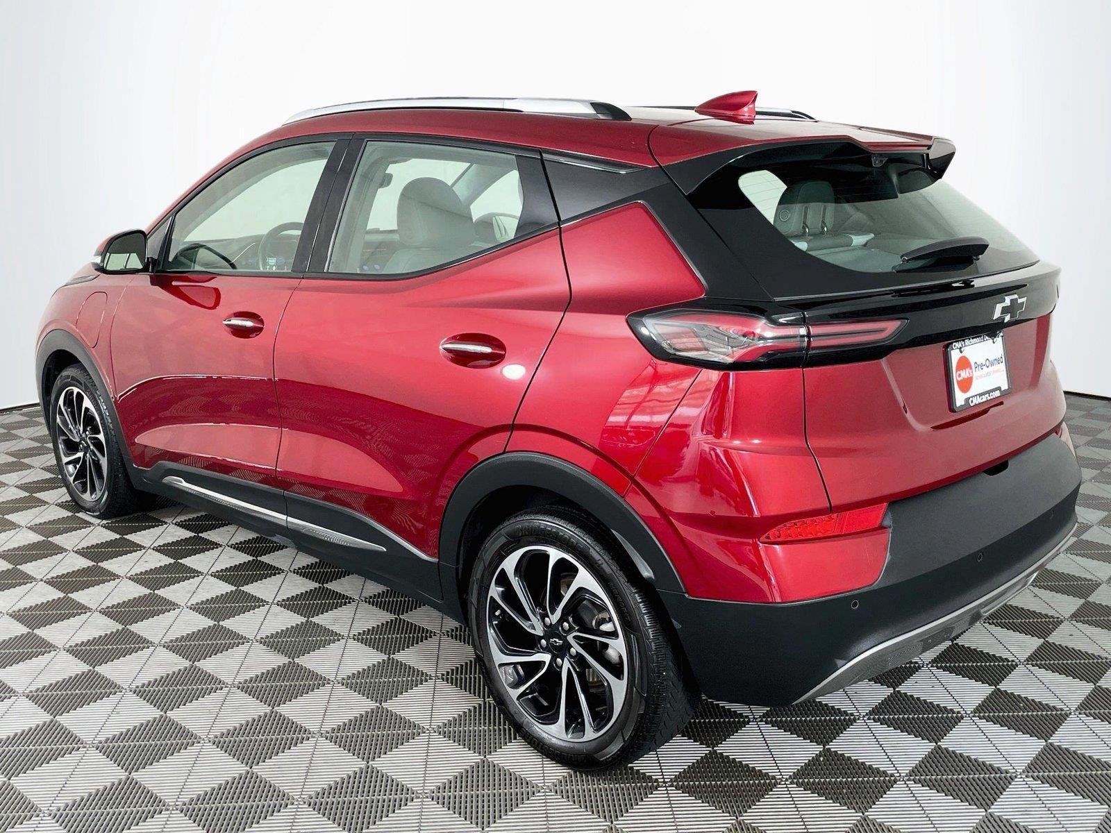 Used 2022 Chevrolet Bolt EUV Premier FWD image 6