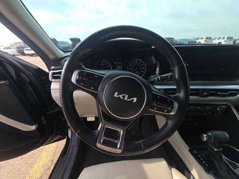 Used 2022 Kia K5 EX w/ EX Premium Package image 16